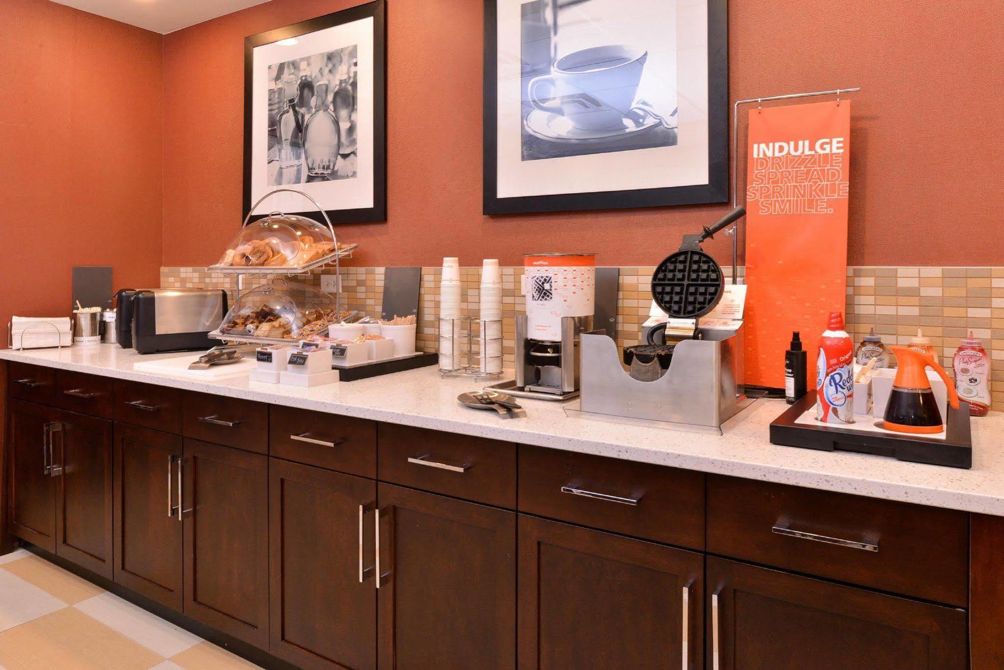 Hampton Inn Potsdam Extérieur photo